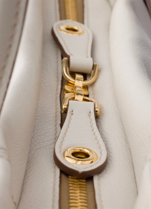 Prada Ouvert Large schoudertas van kalfsleer - detail 2 gebroken wit