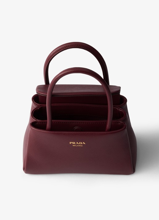 Prada Passage Saffiano Mini handtas van leer - detail bordeauxrood