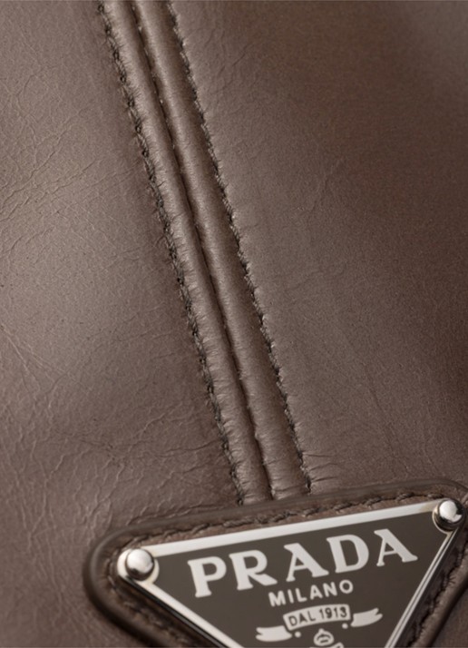 Prada Portemonnee van kalfsleer - detail taupe