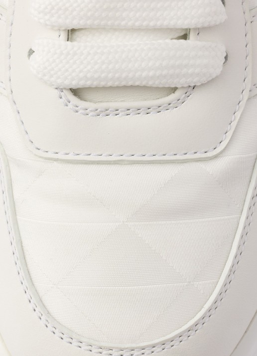 Prada Prax 01 Re-Nylon sneaker met leren details - detail 4 wit
