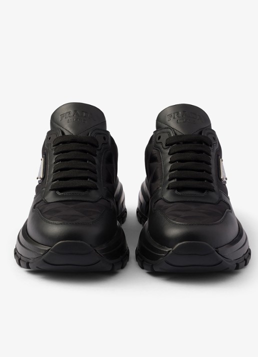 Prada Prax 01 Re-Nylon sneaker met leren details - detail 4 zwart