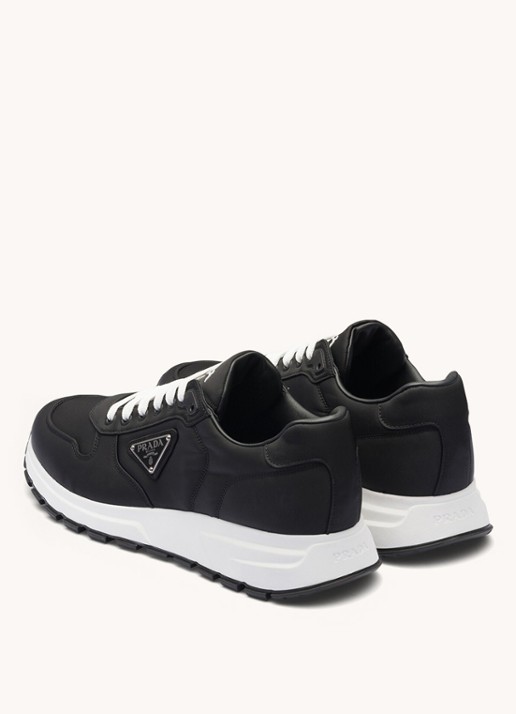 Prada Prax 01 Re-Nylon sneaker met logo - detail zwart