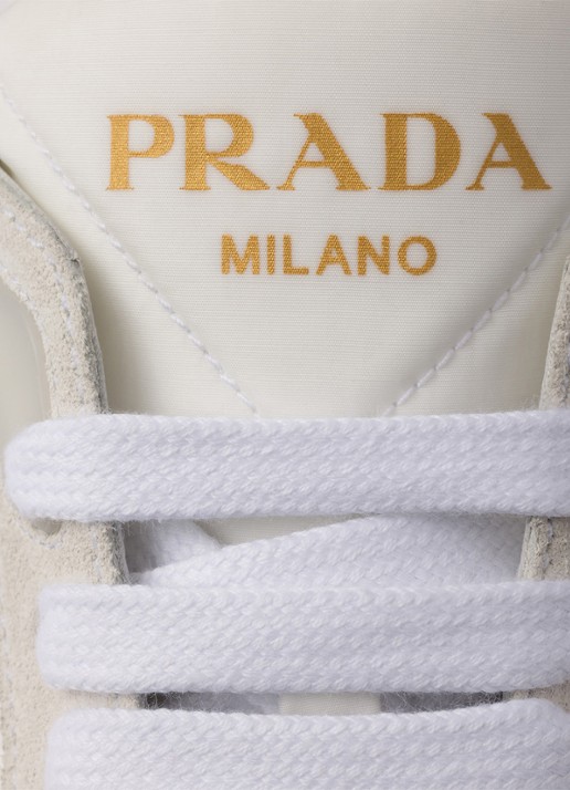 Prada Prax 2.0 Re-Nylon sneaker met suède details - detail 3 gebroken wit
