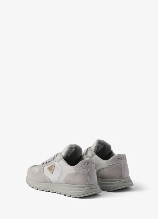 Prada Prax 2.0 Re-Nylon sneaker met suède details - achterkant grijs