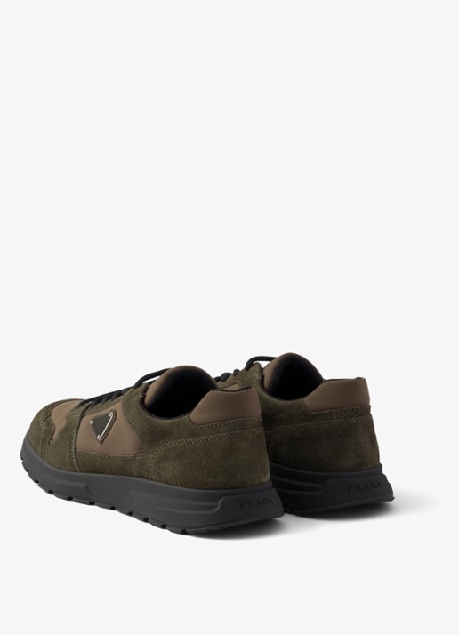 Prada Prax Re-Nylon sneaker met kalfssuède details - achterkant donkergroen
