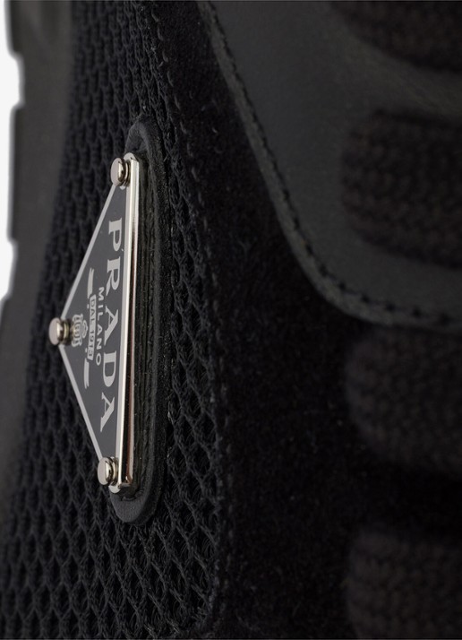 Prada Prax sneaker van leer met mesh details - detail 2 zwart