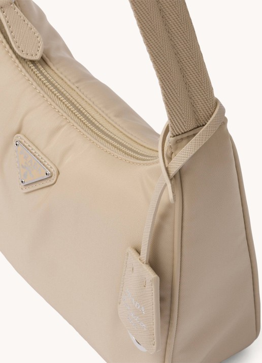 Prada Re-Edition 2000 Re-Nylon Mini schoudertas met logo - detail 4 beige