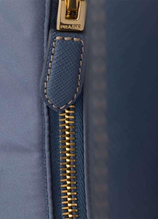 Prada Re-Edition 2005 Re-Nylon Mini schoudertas met leren details - detail 6 staalblauw