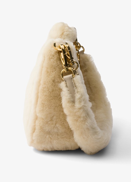 Prada Re-Edition Mini schoudertas van lamsvacht - detail 6 beige