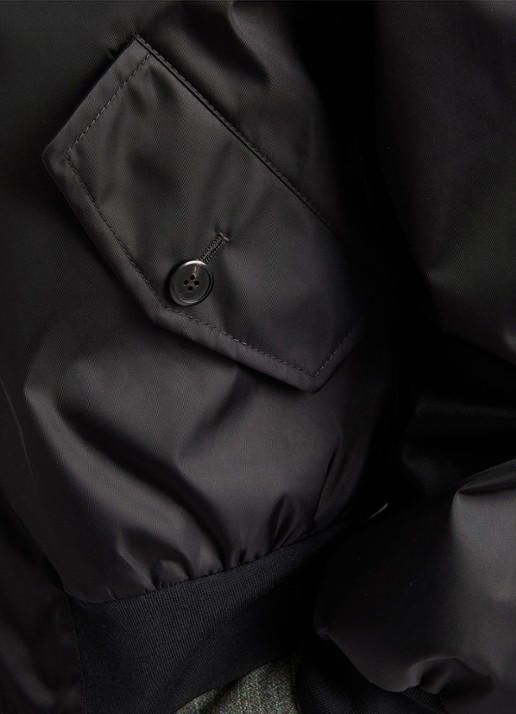 Prada Re-Nylon bomberjack met klepzakken - detail 6 zwart