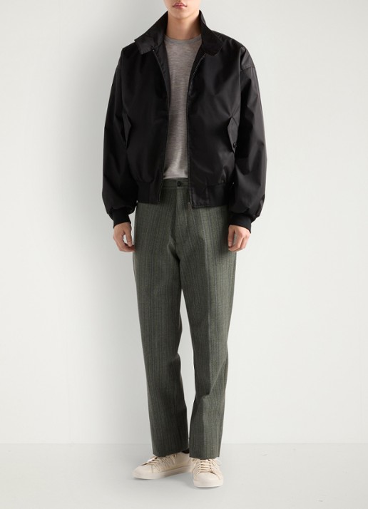 Prada Re-Nylon bomberjack met klepzakken - voorkant 2 zwart