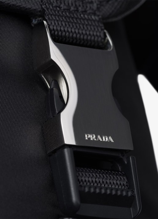 Prada Re-Nylon crossbodytas met leren details - detail 4 zwart