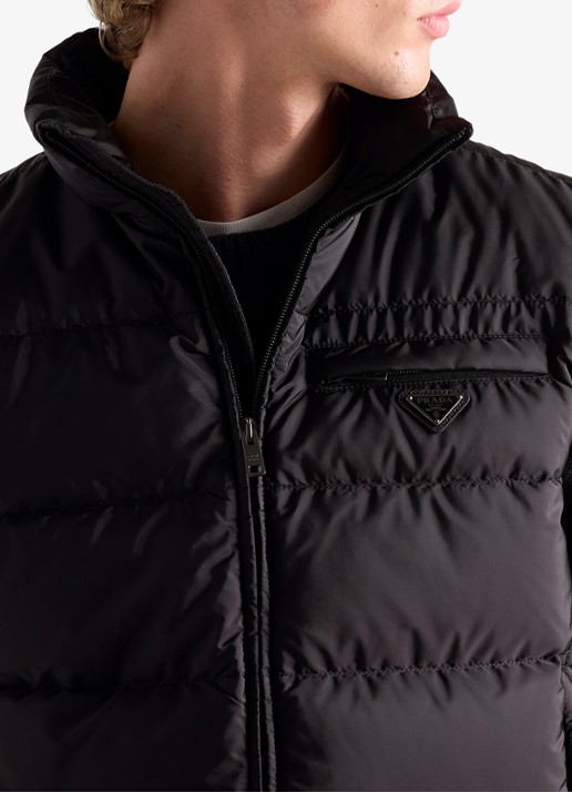 Prada Re-Nylon gewatteerde bodywarmer met donsvulling - detail 3 diepzwart