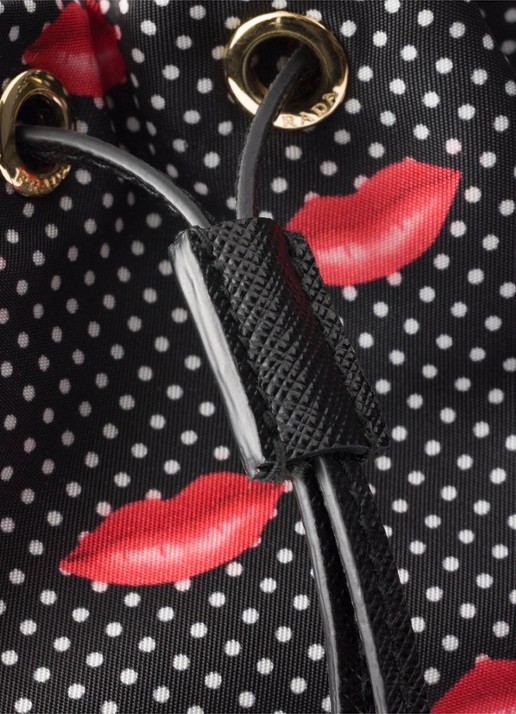 Prada Re-Nylon handtas met leren details - detail 5 zwart