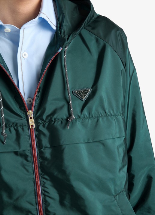 Prada Re-Nylon jack met capuchon en steekzakken - detail 2 groen