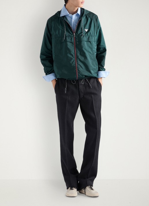 Prada Re-Nylon jack met capuchon en steekzakken - voorkant 5 groen