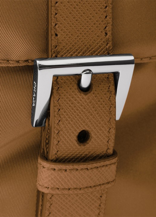 Prada Re-Nylon Medium rugzak met leren details - detail 5 camel