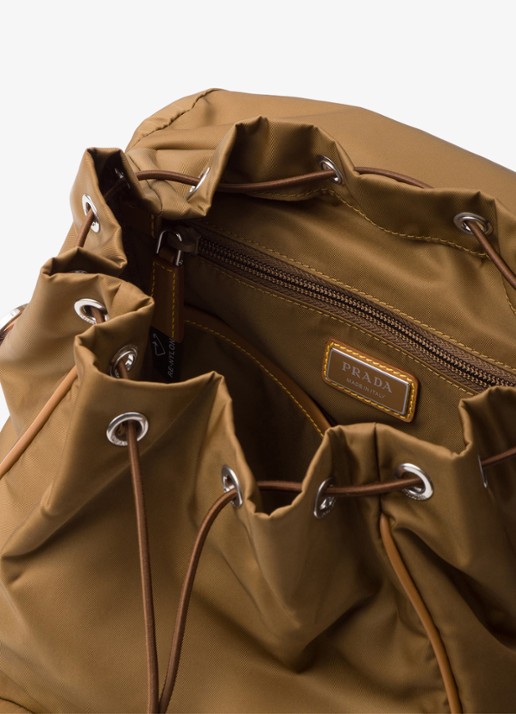 Prada Re-Nylon rugzak met leren details - detail 3 bruin