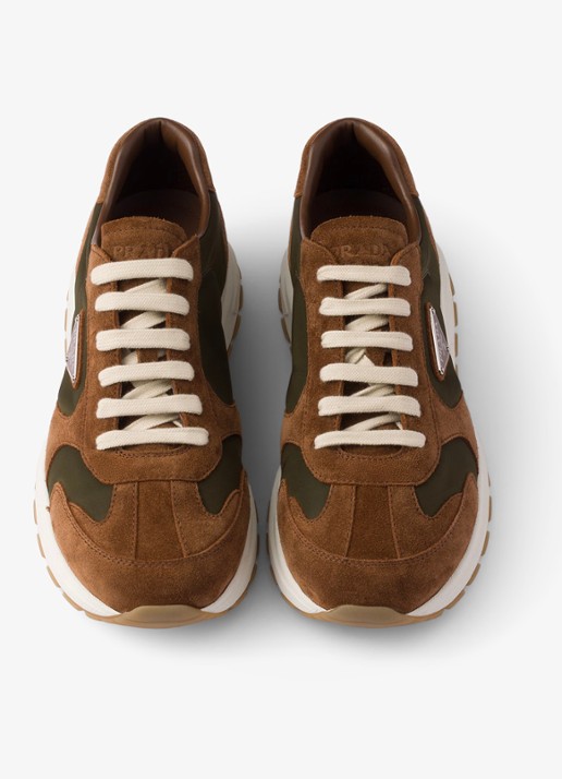 Prada Re-Nylon sneaker met suède details - detail 3 bruin