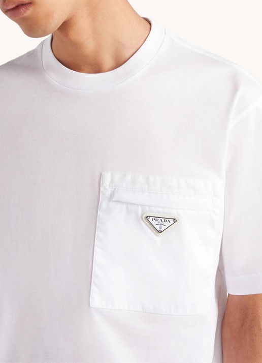 Prada Re-Nylon T-shirt met borstzak en logo - detail 4 wit