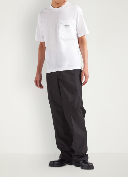 Prada Re-Nylon T-shirt met borstzak en logo - detail 3 white