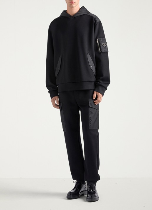 Prada Re-Nylon tapered fit joggingbroek met klepzakken - voorkant 5 zwart