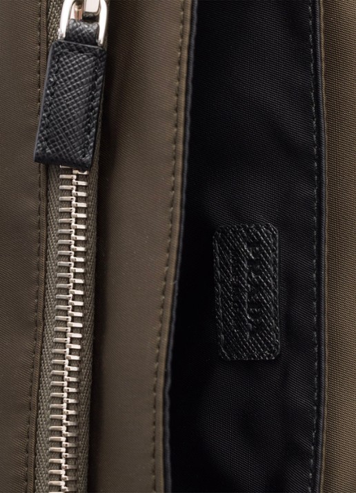 Prada Re-Nylon telefoonhoesje met afneembare schouderriem - detail legergroen