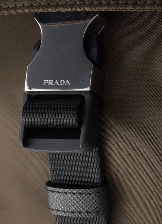 Prada Re-Nylon telefoonhoesje met afneembare schouderriem - detail 2 legergroen