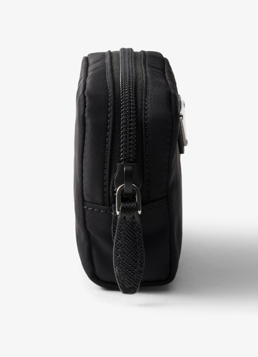 Prada Re-Nylon toilettas met logo - detail 4 zwart