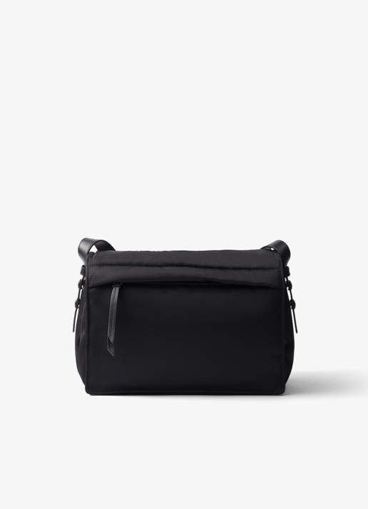 Prada Re-Nylon Traveller Medium crossbodytas met leren details - achterkant 3 zwart
