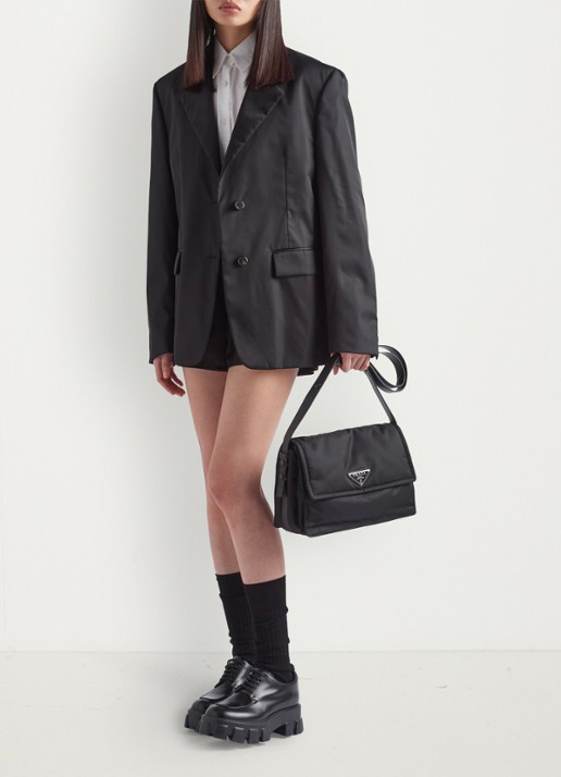 Prada Re-Nylon Traveller Medium crossbodytas met leren details - detail 7 zwart