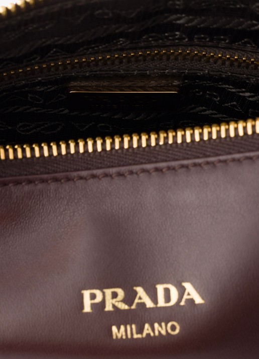 Prada Schoudertas van lamsleer - detail 6 donkerbruin