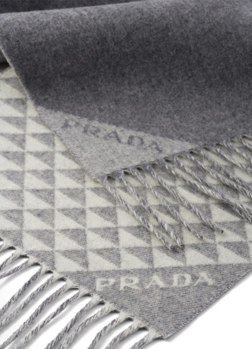 Prada Sjaal in kasjmierblend met grafische print 190 x 30 cm - voorkant 2 lichtgrijs
