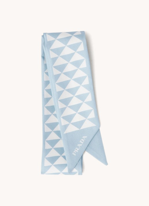 Prada Sjaal van zijde met print 85 x 5 cm - voorkant lichtblauw