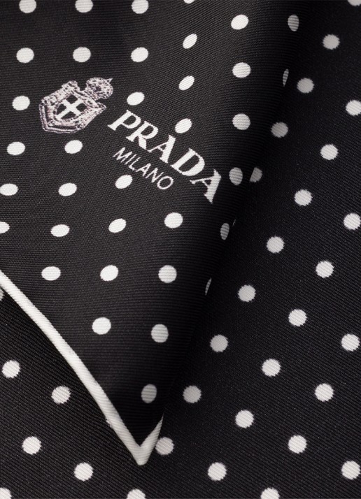 Prada Sjaal van zijde met stippenprint 65 cm - detail zwart