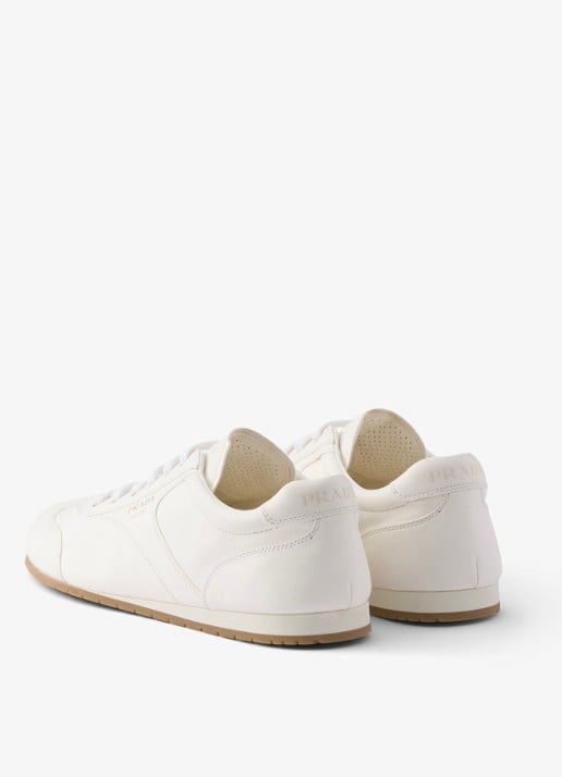 Prada Sneaker van leer - achterkant 3 gebroken wit
