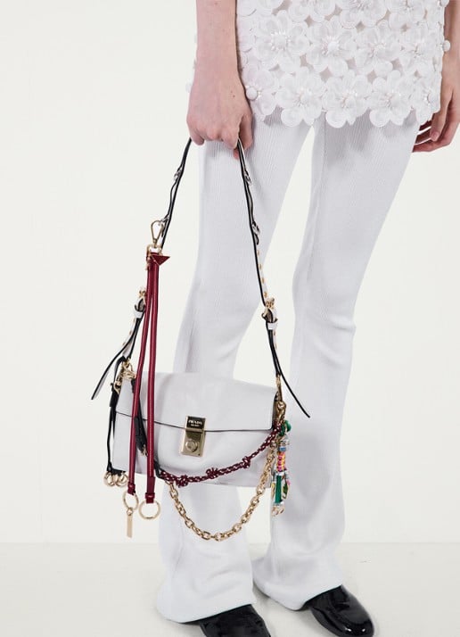 Prada Soft Sound Small schoudertas van leer - detail 4 gebroken wit