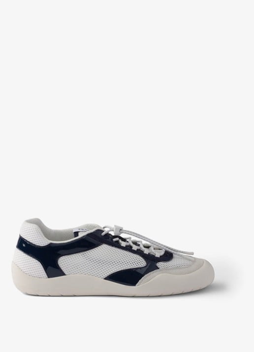Prada Speedrock sneaker met lakleren en mesh details - voorkant 5 donkerblauw