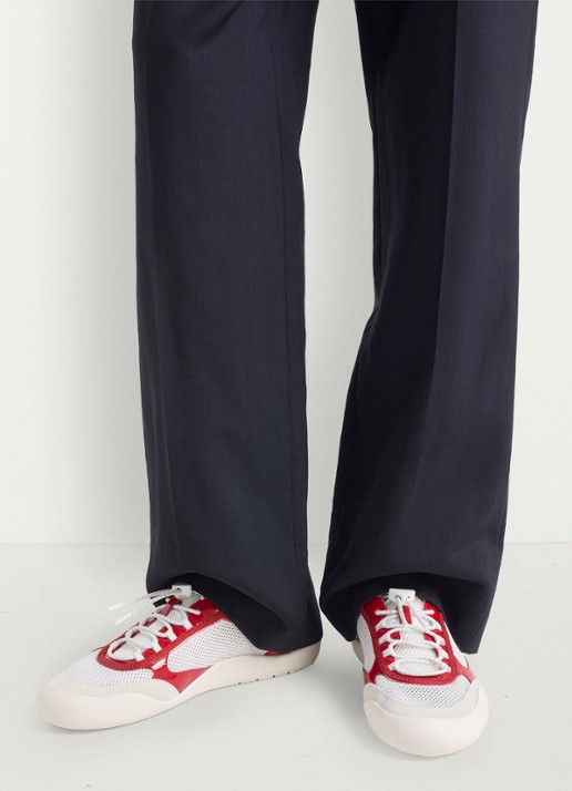 Prada Speedrock sneaker met lakleren en mesh details - voorkant 3 rood