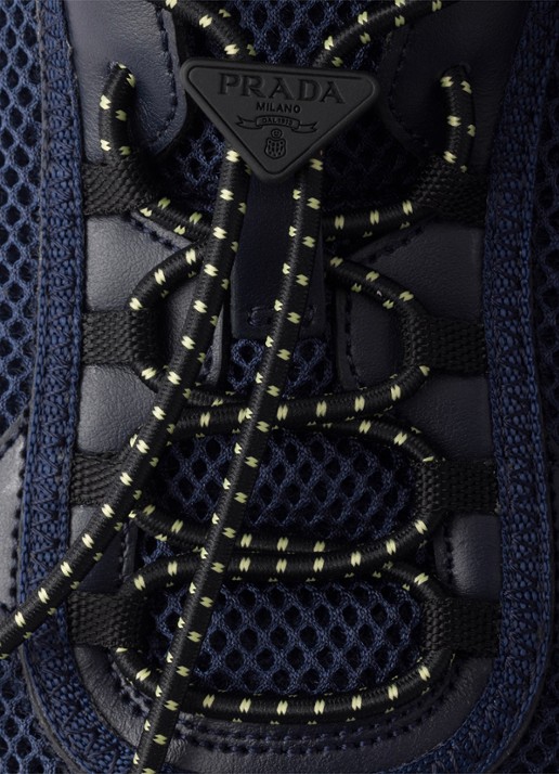 Prada Speedrock sneaker van leer met mesh details - detail 5 donkerblauw