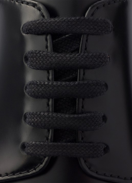 Prada Veterschoen van leer met glanzende finish - detail 3 zwart