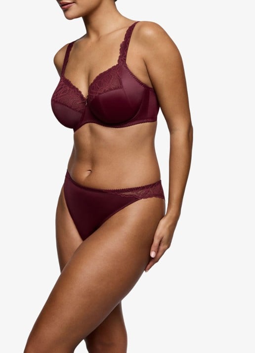 PrimaDonna Salerno string met kant - voorkant 5 bordeauxrood