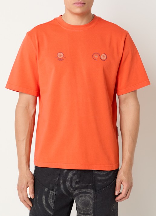 Purple Mountain Observatory Globe T-shirt met logo- en backprint - achterkant 3 oranjerood