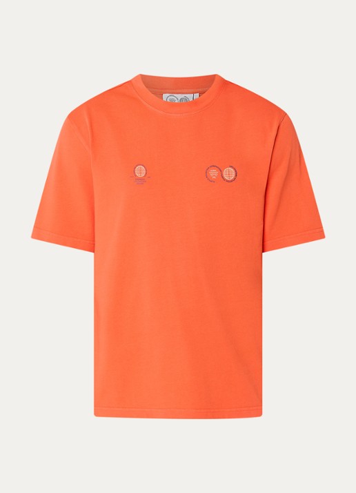 Purple Mountain Observatory Globe T-shirt met logo- en backprint - voorkant oranjerood