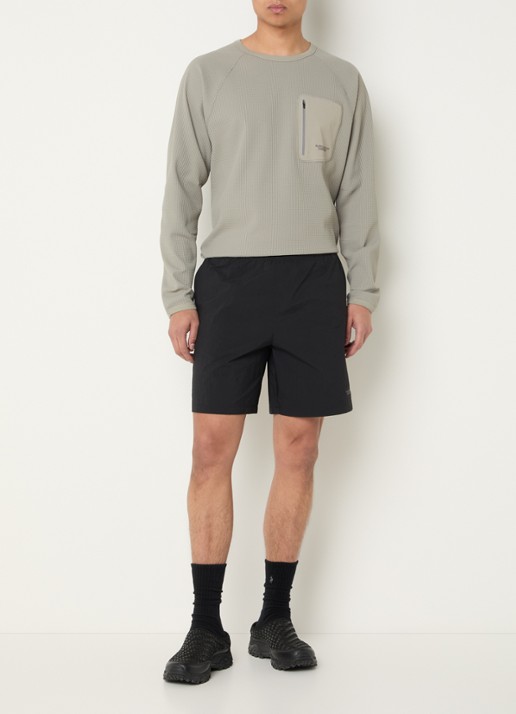 Purple Mountain Observatory Straight fit korte broek met steekzakken - voorkant 3 zwart