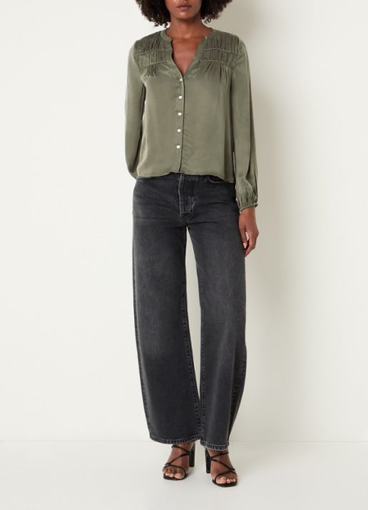 Rails Cadence blouse met glanzende finish en ballonmouw - voorkant 4 olijfgroen