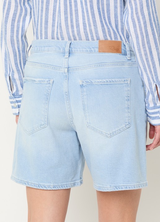 Rails Dume mid waist straight fit korte broek van denim - achterkant 4 lichtblauw