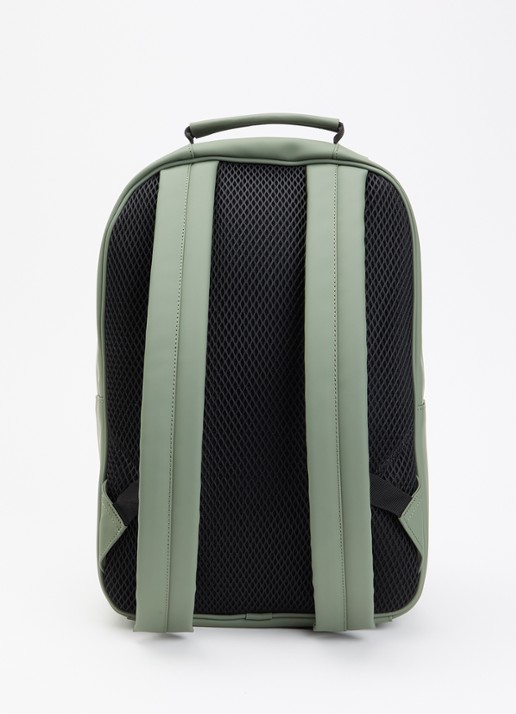 Rains Book Daypack W3 Large rugzak met 16 inch laptopvak en waterafstotende coating   - achterkant olijfgroen