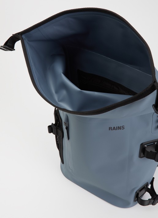 Rains Deepwater Rolltop Large Rugzak met waterafstotende coasting - detail staalblauw