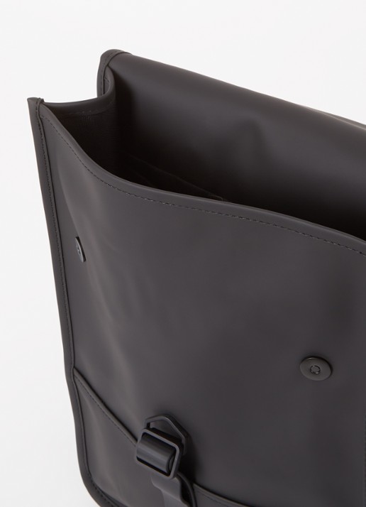 Rains Mini W3 rugzak met 15 inch laptopvak en waterafstotende coating - detail 3 zwart